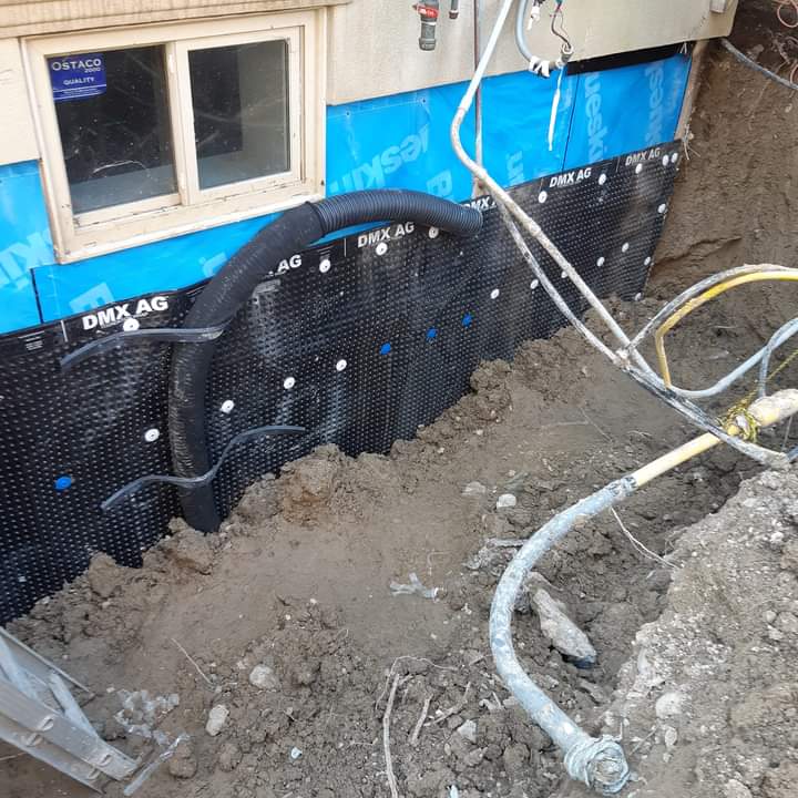 Foundation drainage membrane and drainage pipe installation